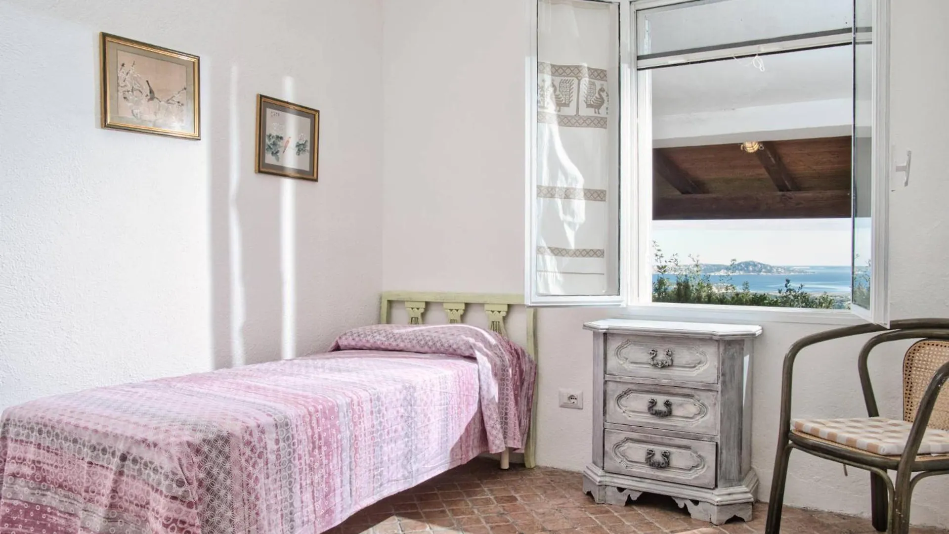 Villa Marinella Barrabisa 0*,  Italia